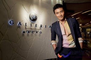 胡兵為澳門DFS環(huán)球免稅店拍攝大片