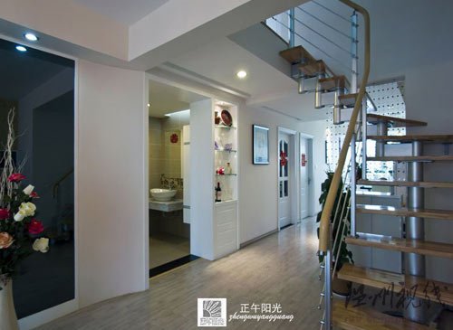 一百四十平復式 近11萬硬裝打造時尚簡約復式空間