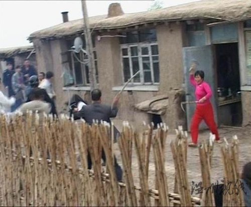 村民因信大仙集體發作精神病 警察動用催淚彈