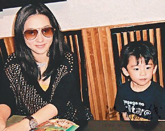 張柏芝產(chǎn)后新照網(wǎng)絡(luò)瘋傳 恢復(fù)苗條僅少許胖態(tài)