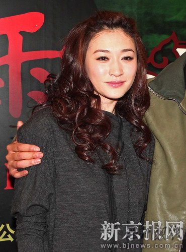 李小冉醫院陪護鄢頗傳聞其前男友介入此事