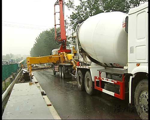 京張高速堵車不斷 被稱為造價30億的停車場