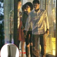 王菲潮衫配雨靴會名媛 李亞鵬恩愛相伴