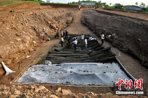 江蘇盱眙縣大云山漢墓出土金縷玉衣