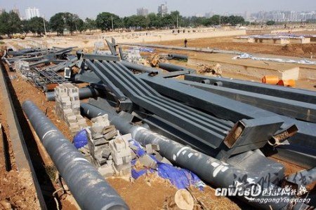 西安耗資400億公園未開放部分建筑遭拆除(圖)