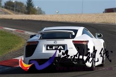 科技護航重裝上陣 試駕雷克薩斯-LFA 汽車之家 科技護航重裝上陣 試駕雷克薩斯-LFA 汽車之家