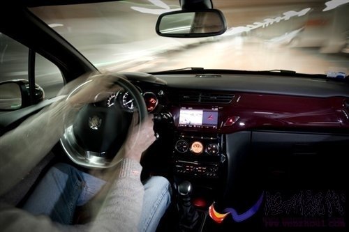 又一款傳奇小車？ 海外試駕雪鐵龍DS3 汽車之家