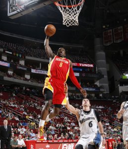 <b>泰勒14分首次連續上雙 不穩定中卻凸顯一能力</b>