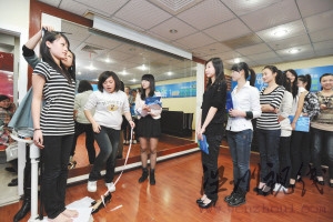 80后女老板放下工作競選世博會形象大使