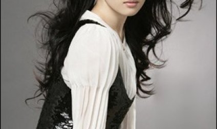 劉亦菲簽約好萊塢 受新東家力捧直逼章子怡(圖)