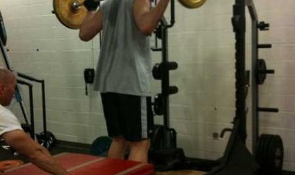 姚明恢復(fù)進(jìn)入關(guān)鍵性階段 開始進(jìn)行站立有球訓(xùn)練