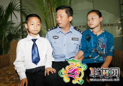 公安副局長救起落水兒童發(fā)帖稱救人不需要榮譽