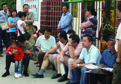 近百位家長連排三天隊爭5個幼兒園招生名額