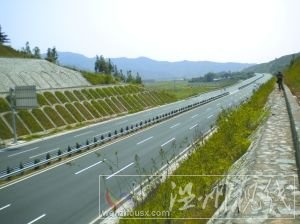 　邢丹所乘汽車遇襲路段。本報記者 朱柳笛 攝