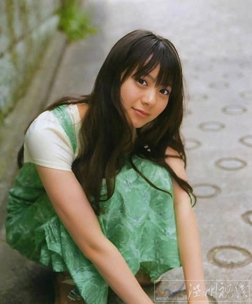 姓名：山下理緒，別名為山下莉緒，1992年10月10日出生。