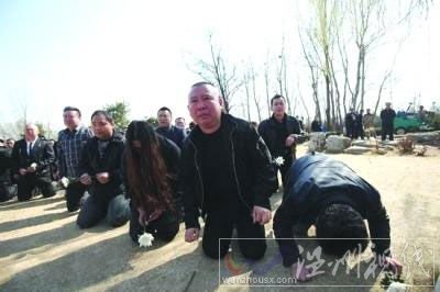 郭德綱哭祭侯耀文 質疑安葬日期諷侯耀華收徒