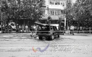 沈陽男子撞人后追著砸出6個“汽油彈”