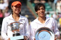 李娜奪冠在頒獎典禮淡定的大將風度 湖北話送好友生