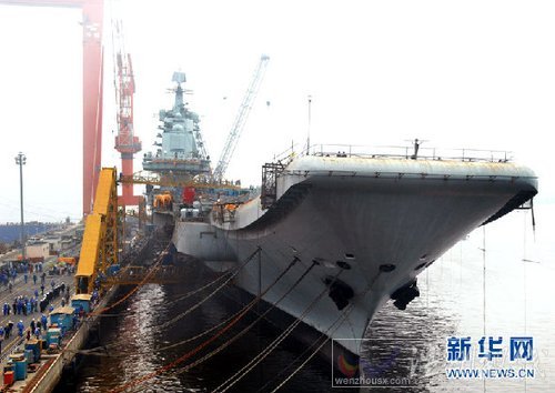 國防部回應(yīng)航母艦長問題 稱正培訓(xùn)艦載機(jī)飛行員