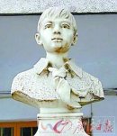 英雄少年賴寧雕像無處安放 賴寧精神還要不要學習？