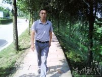 巴中市平昌縣兩名民工討薪住高40米塔吊68天市長周喜