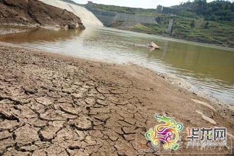 重慶旱災(zāi)擴(kuò)至26個(gè)區(qū)縣 61萬(wàn)人飲水困難