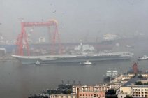 中國(guó)海軍航母首次海試完成返回碼頭 海軍“88”艦也