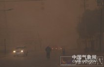 青海格爾木沙塵暴來襲