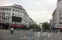 甌北鎮(zhèn)雙塔路LED廣告牌播放a 片追蹤 員工宿舍看片誤