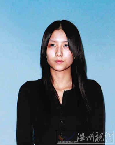 陳嘉桓遭“狼吻”不還擊搏出位 一夜之間爆紅