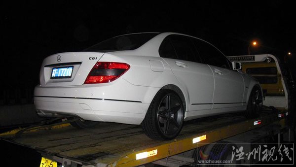 中環寶馬打死奔馳現場 中環寶馬打死奔馳現場