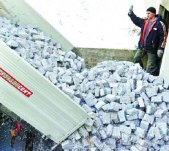 燒錢取暖真實版 匈牙利央行燒錢取暖是把廢紙錢制成