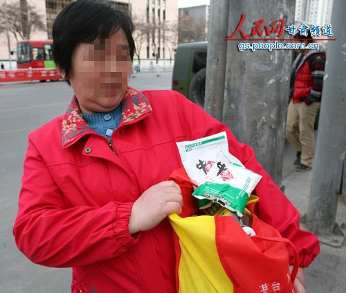 蘭州市民搶鹽是聽信漲價(jià)謠言,蘭州食用鹽漲價(jià)是謠言 蘭州市民搶鹽