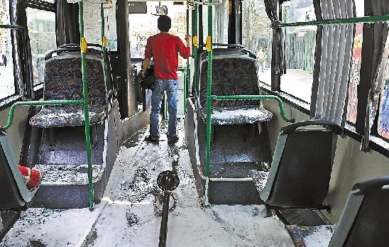 過火后的公交車內部