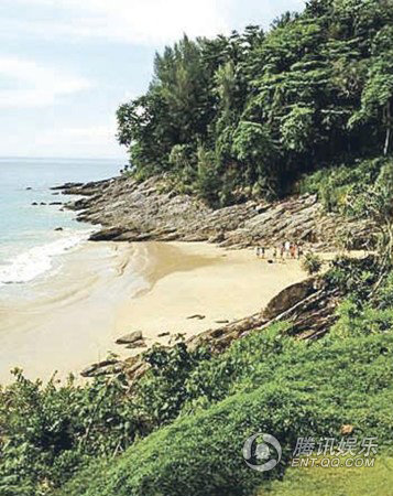 潘霜霜在泰國普吉島拍攝《貓人女王》外景，遭遇泰國普吉島海嘯