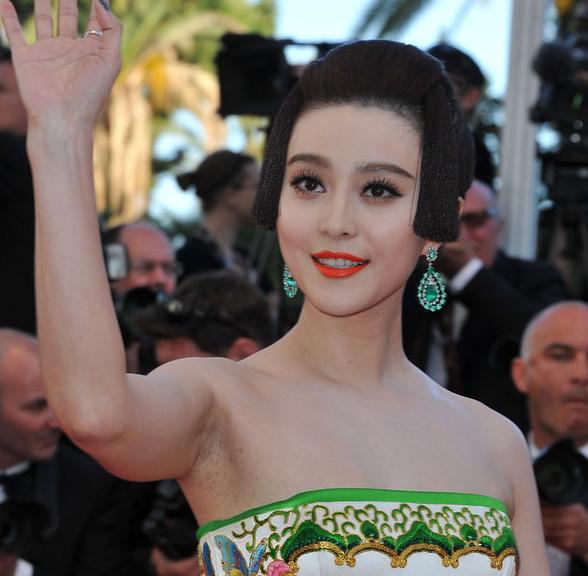 65戛納電影節范冰冰“瓷娃娃”造型