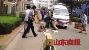 肇事女司機攔救護車阻止救人