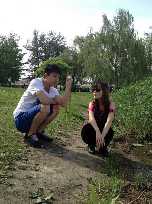 李小璐喂食草泥馬