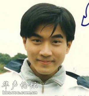 楊冪疑與劉愷威分手刪微博 揭開明星情侶整容真相