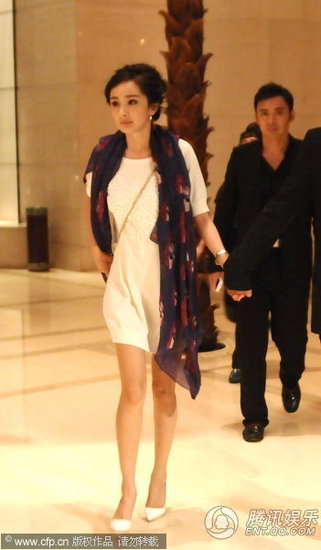 楊冪劉愷威分手不對,牽手才對