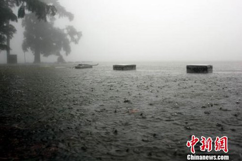 “海葵”挾特大暴雨侵襲廬山多景區關閉