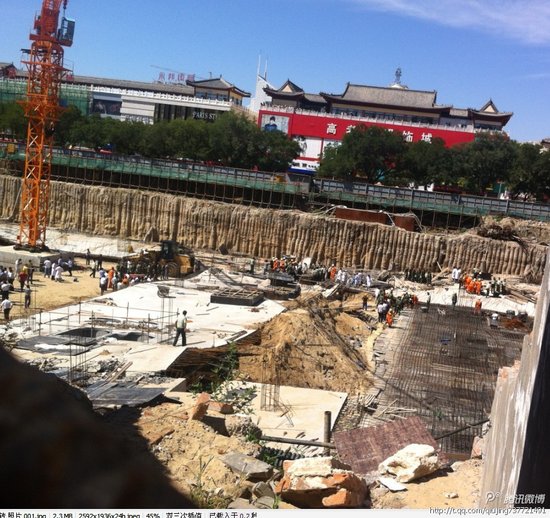 快報:榆林一在建樓房整體倒塌 二十余人被埋