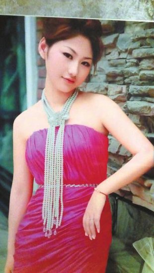 周克華女友張貴英藝術(shù)照