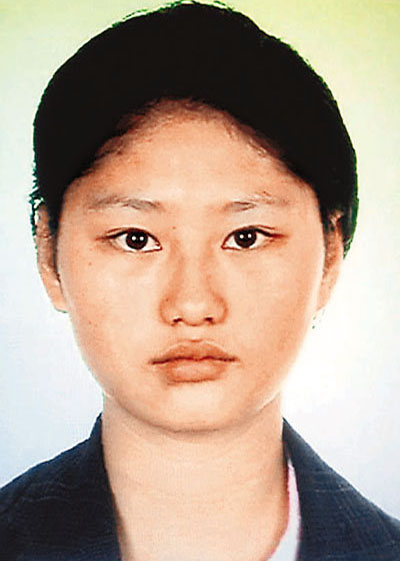 周克華女友張貴英藝術(shù)照