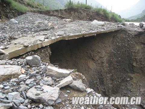 甘肅隴南暴雨致多路段受損 甘肅暴雨