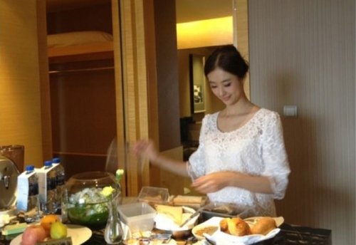 翟凌翟凌素顏照