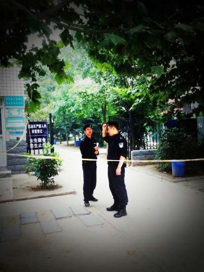 現(xiàn)場(chǎng)已被警方封鎖
