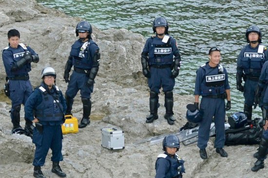 日本警察登島