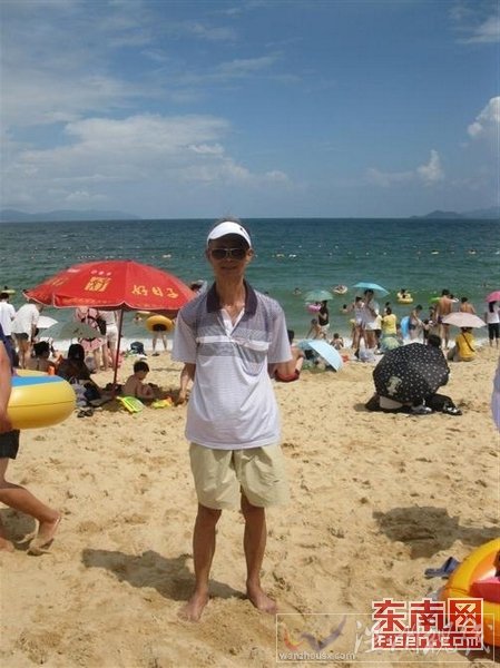 72歲外公當女裝模特