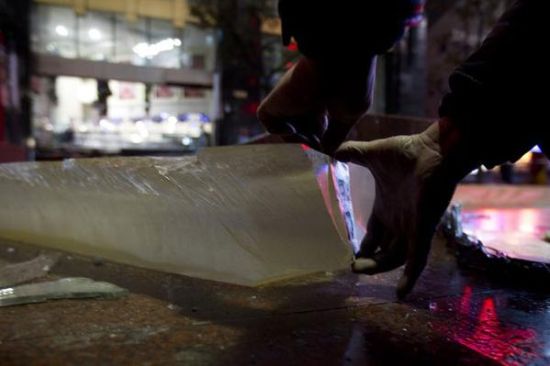 南京路鯊魚缸爆裂 南京路鯊魚缸爆裂